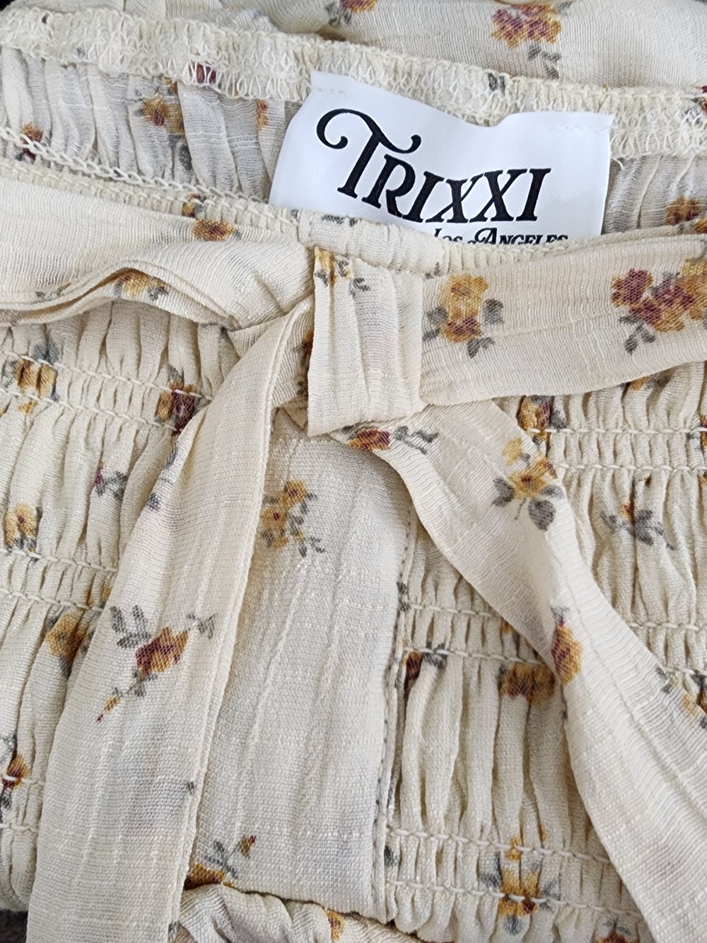Trixxi Cream Floral Smocked Peplum Tie-Front Top Size: Medium - Picture 8 of 8